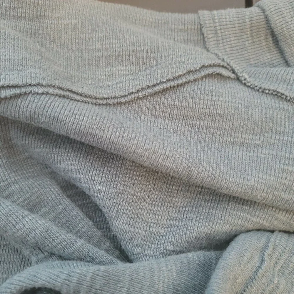 We The Free Blue Split-Back Turtleneck Tunic Sweater Size Small A8 - Picture 10 of 11